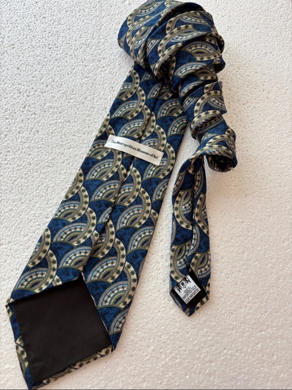 NWOT! Metropolitan Museum of Art MoMA Silk Blue and Tan Geometric Tie